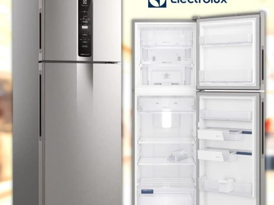 Geladeira Electrolux Inverter 410L com Água na Porta
