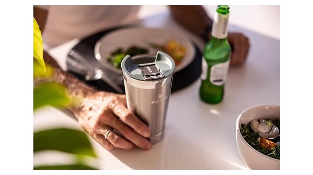 Copo de Cerveja Isolado Stanley